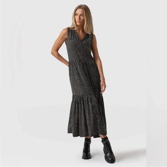 ✨Saint&Sofia✨ Tiered Maxi Dress - Picture 2 of 8